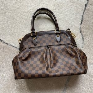 Louis Vuitton Hand bag with shoulder strap